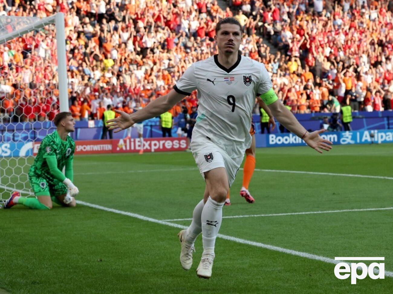 Австрия в матче с пятью голами победила Нидерланды