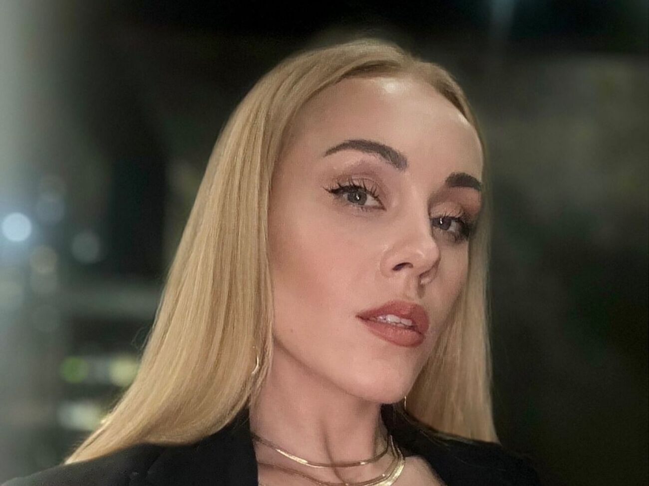 Alyosha показала, як позує перед камерою