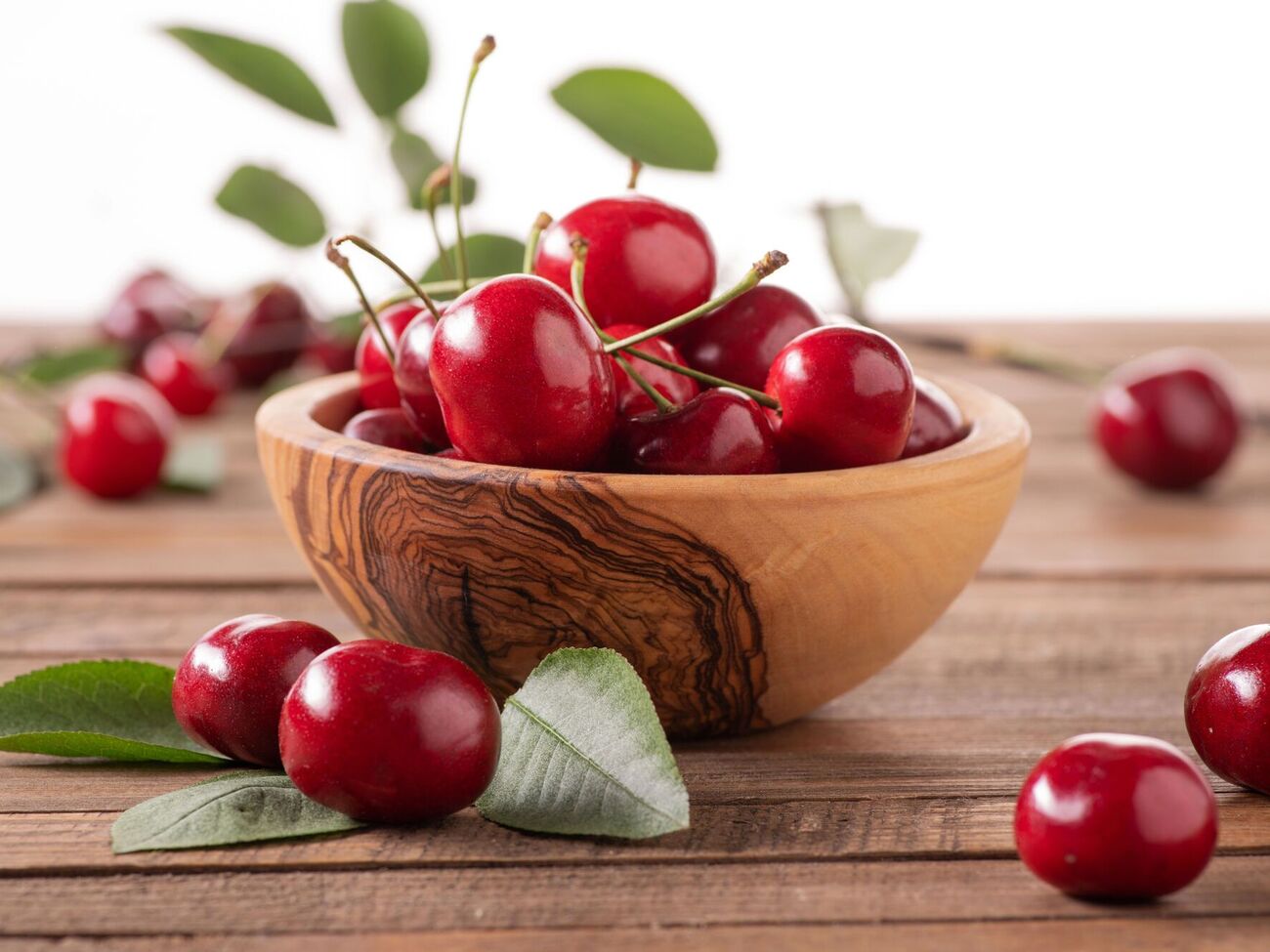 Черешні можна додавати в інші страви