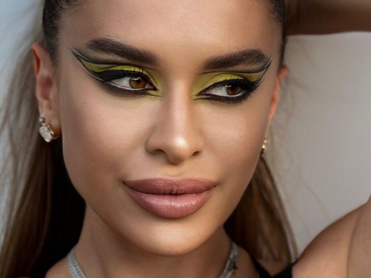 Реус намалювала насичені стрілки