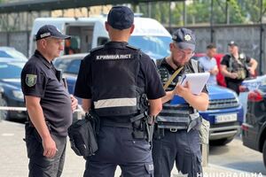 По данным правоохранителей, к нападению причастны двое уроженцев Херсонской области и еще двое – Луганской