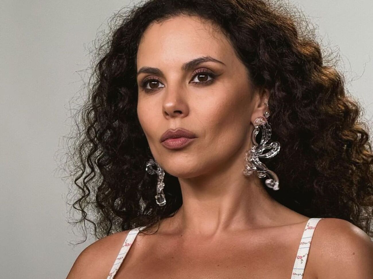 Помощница Каменских заявила что певица не дает комментарии тем СМИ, которые не очень хорошо о ней высказываются