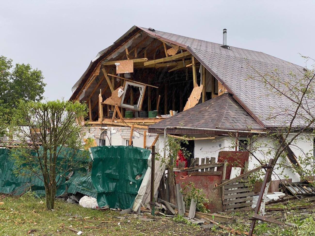 В результате российских обстрелов в течение суток получили ранения десятки украинцев, есть погибшие