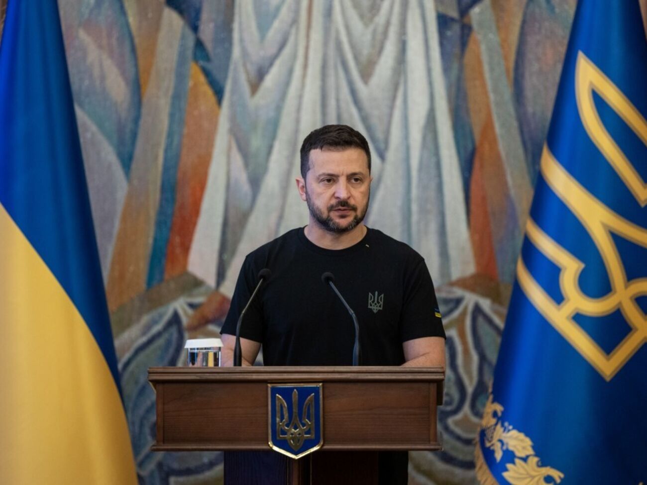 За словами Зеленського, угода із ЄС закріпить зобов'язання всіх 27 держав-членів надавати Україні широку підтримку попри будь-які зміни всередині союзу