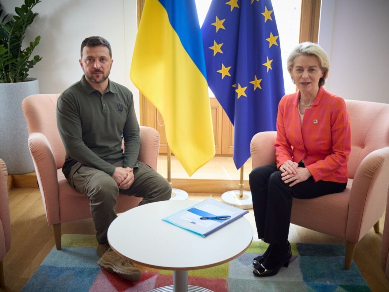 Глава ЄК і президент України зустрілися у Брюсселі