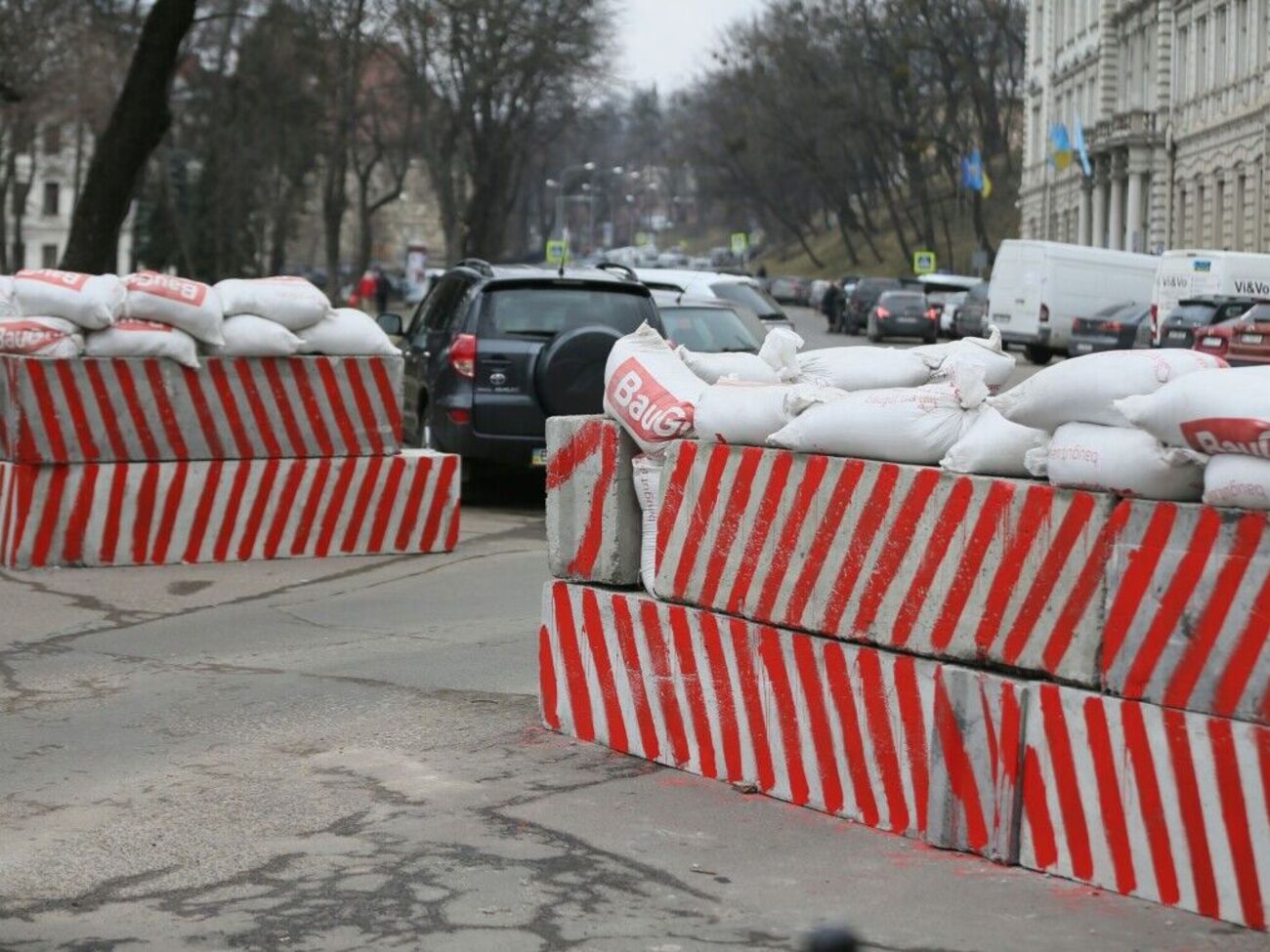 Дело касается событий 2022 года и связано с уборкой территории города от шин, которые свозили на блокпосты для их обустройства