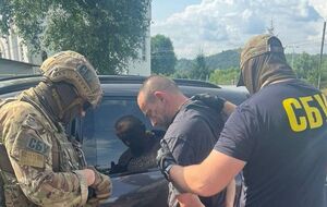 Банда тероризувала і намагалася тримати в страху жителів Закарпаття, зокрема політичних конкурентів ексрегіонала. За даними Глаголи, групою керував Михайло Ланьо