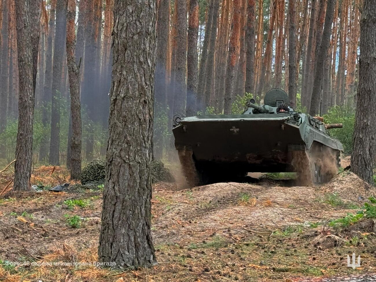 Количество боевых столкновений по всей линии фронта с начала суток возросло до 102