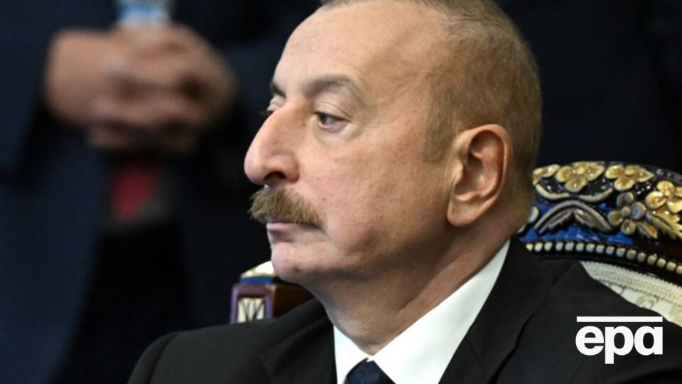 Досрочные выборы в парламент Алиев назначил на 1 сентября