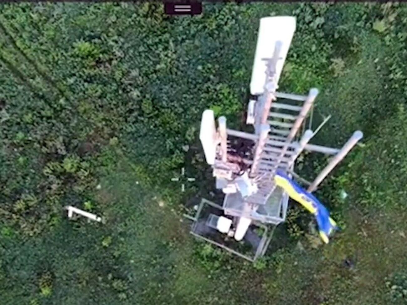 БПЛА встановив прапор України на вежі мобільного зв'язку