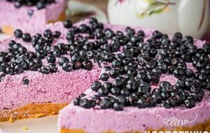 Чизкейк перед подачей должен постоять в холодильнике