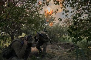 Шість атак противника українські військові відбили, ще п'ять – тривають