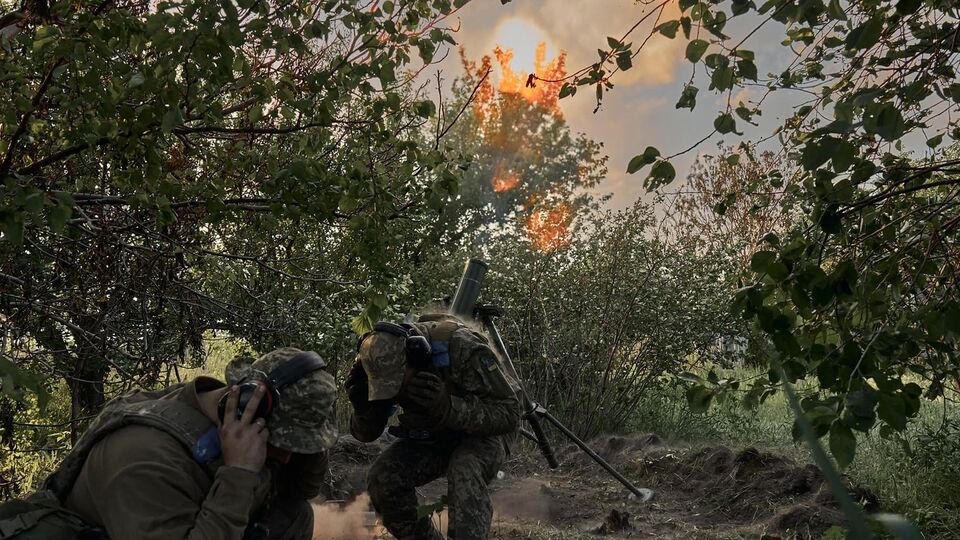 Шість атак противника українські військові відбили, ще п'ять – тривають