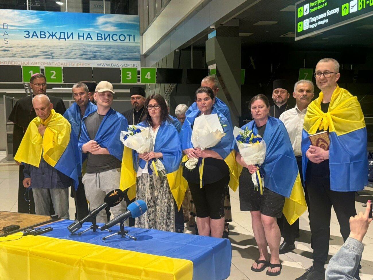 10 освобожденных из российского плена гражданских уже в Киеве