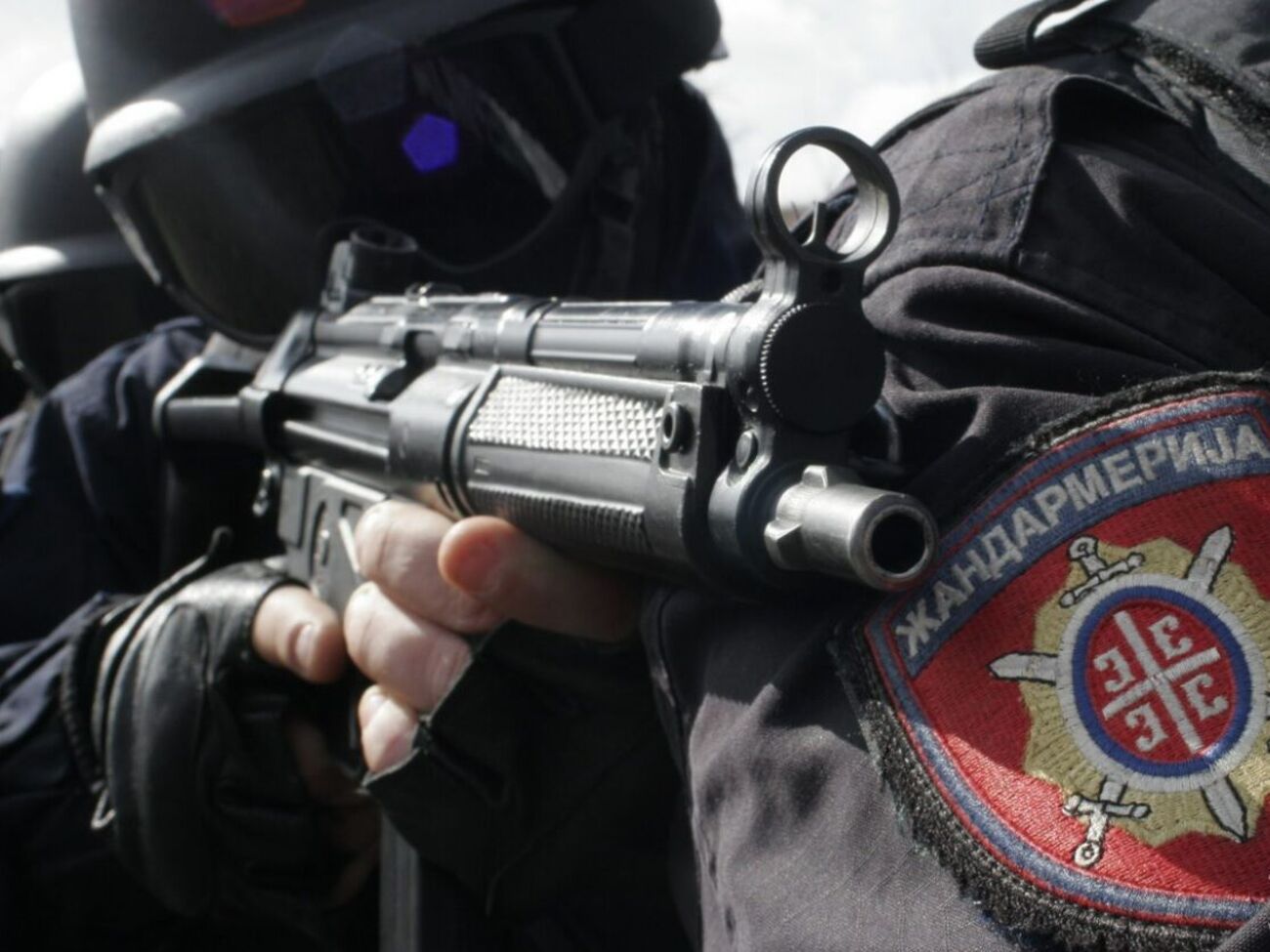 Жандарм выстрелил несколько раз, отметил министр