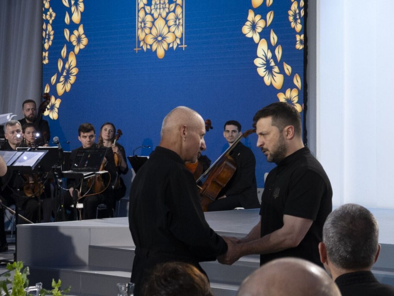 Зеленский выразил благодарность священникам УГКЦ за "силу и достоинство", с которыми они прошли через российский плен