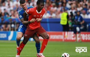 Итальянцы (в синем) не сумели удержать швейцарцев (в красном)