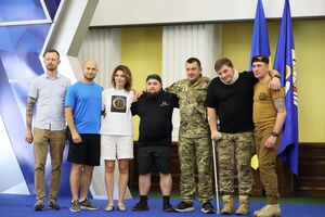 На выставке представлены картины 11 ветеранов