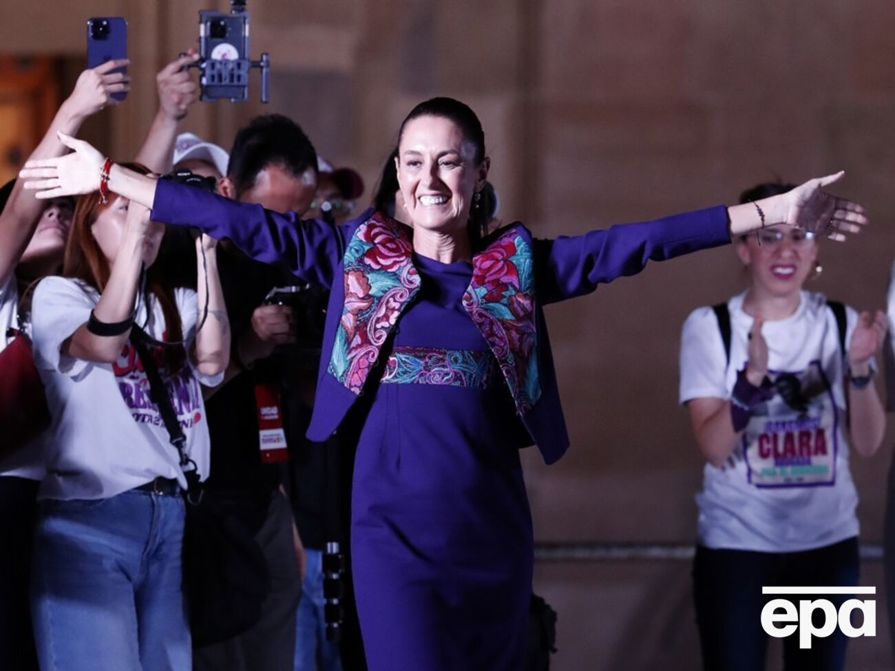 Шейнбаум выдвинула правящая политсила Мексики