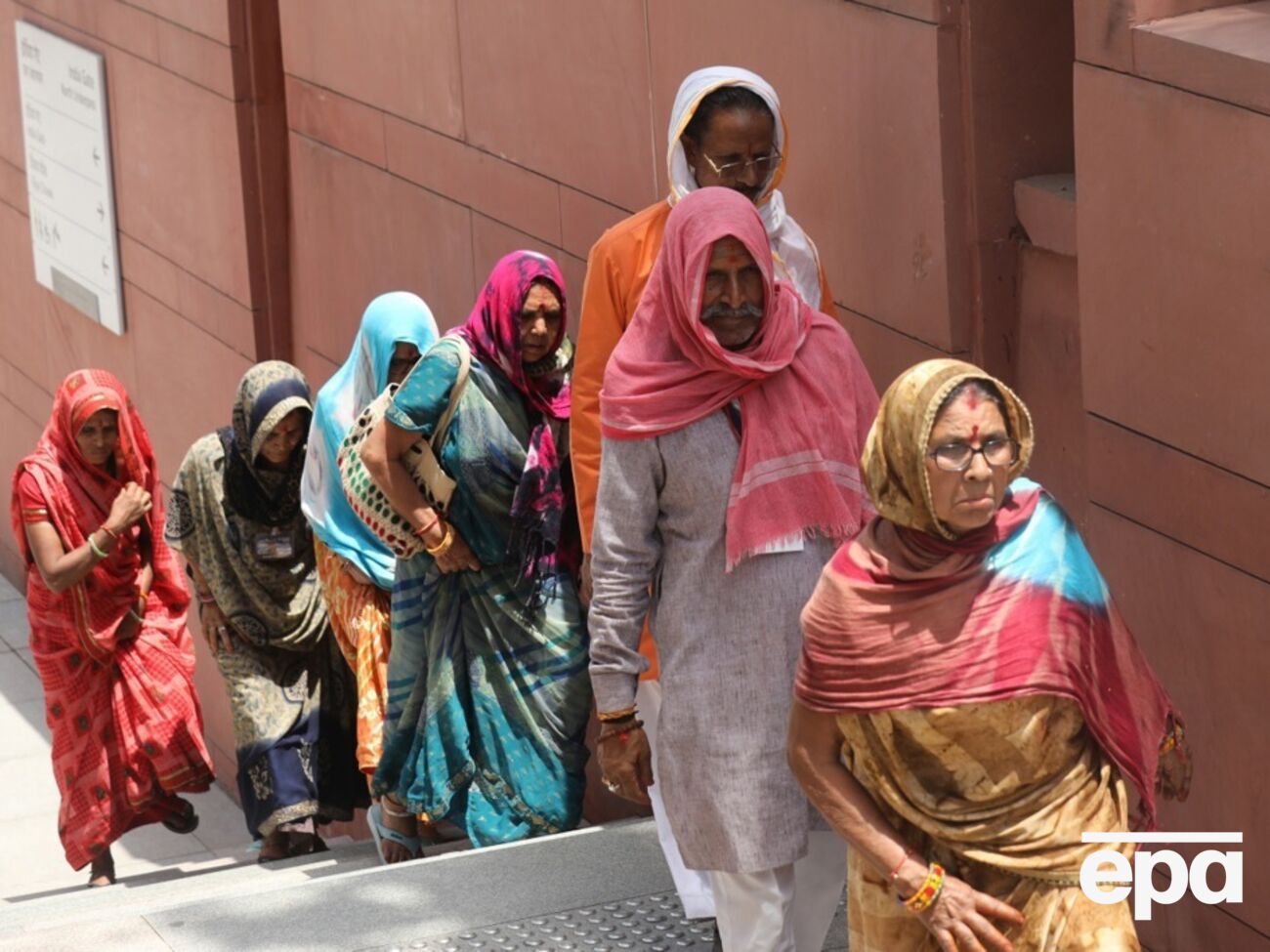 Великі території Індії страждають від сильної спеки