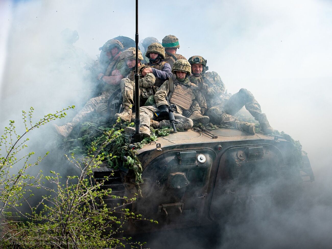 Українські військовослужбовці й далі дають відсіч російській агресії