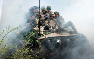 Українські військовослужбовці й далі дають відсіч російській агресії