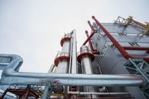 За даними росЗМІ, на території комбінату "впало і вибухнуло" сім БПЛА