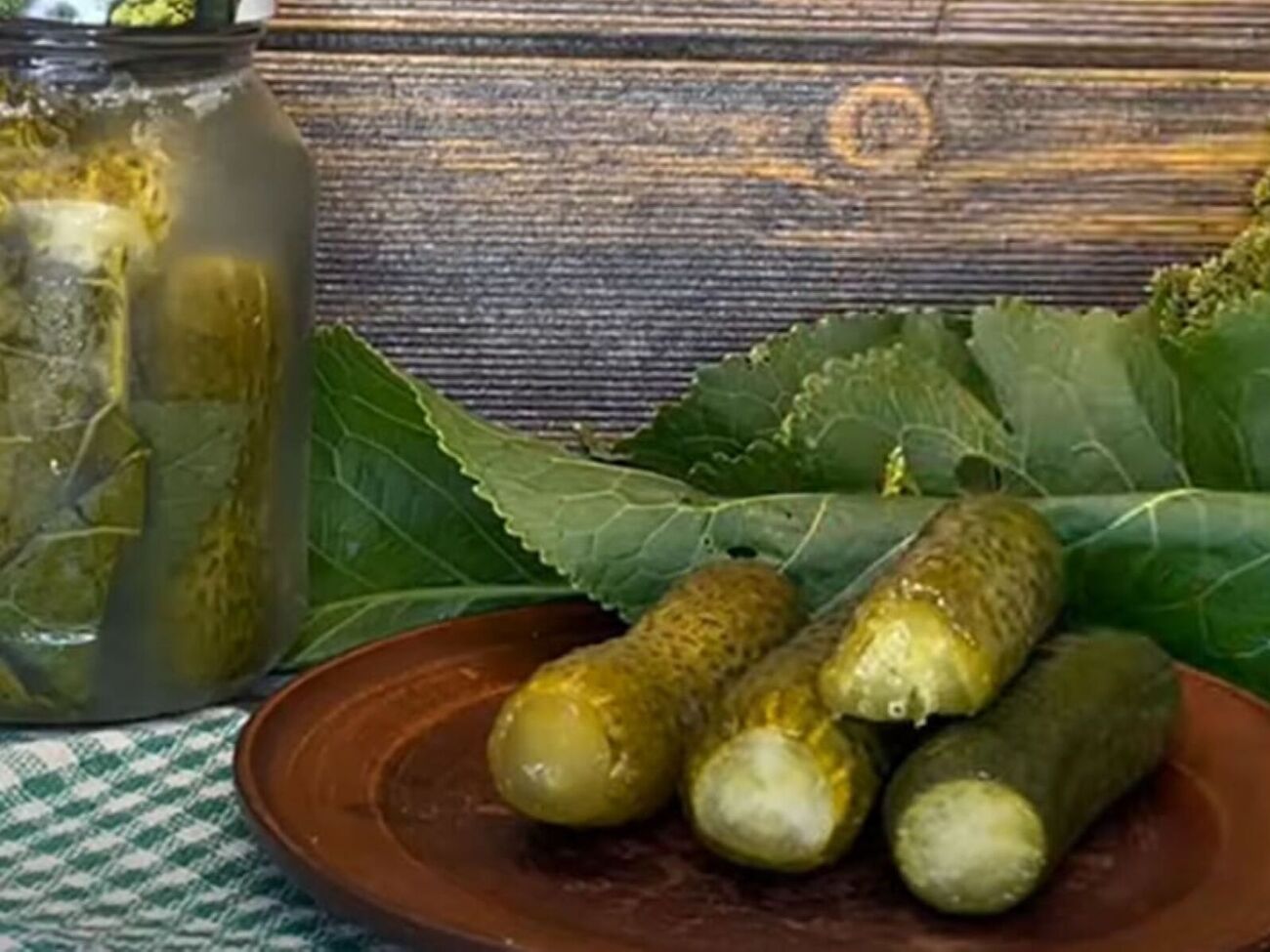 Малосольні огірки треба зберігати в холодильнику