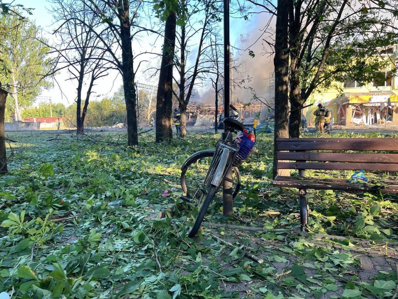 Окупанти завдали двох ракетних ударів по центру Вільнянська 29 червня
