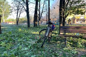Оккупанты нанесли два ракетных удара по центру Вольнянска 29 июня