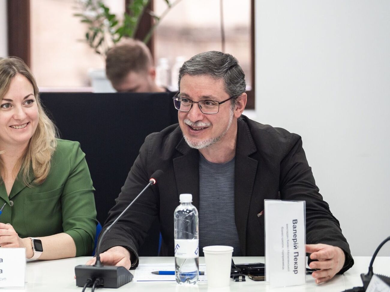 Для Азии, Африки и Латинской Америки противостояние Запада и России – это противостояние между плохими колониалистами и хорошими антиколониалистами, и Украина на стороне плохих