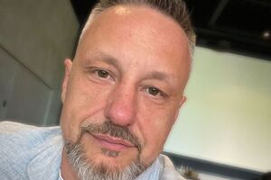 Предоставление права бить по аэродромам западным оружием приведет к веселым детонациям в РФ. А затем F-16 выгонят российские Су