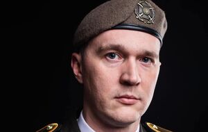 Нам не хотят давать оружие, но могут продать. Так что мы или станем богатыми, или сдохнем