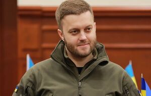 У чиновника вилучили телефон і гроші