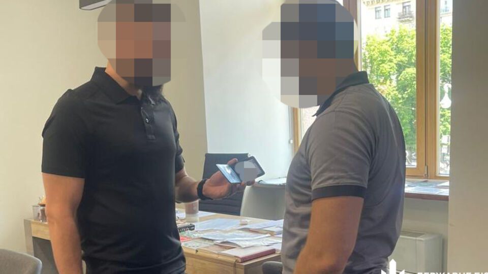 Подозрение сообщено чиновнику КГГА и частному предпринимателю