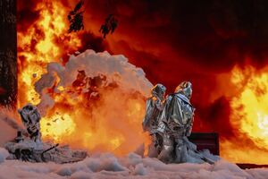 У Хмельницькій області після російської нічної атаки гасили масштабну пожежу