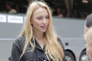 Режиссером многих шоу для Поляковой является Ненов