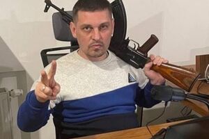 Золкін розповів, що у нього є добірка моментів інтерв'ю, де кинуті товаришами по службі полонені окупанти коментують гасло "Росіяни своїх не кидають"