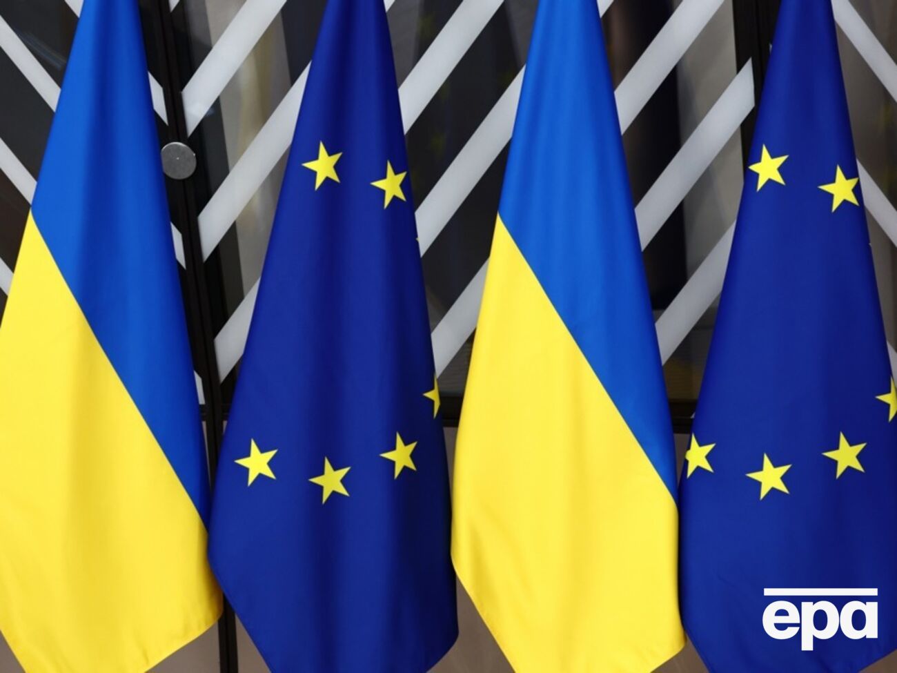 Єврокомісія оголосить, що Україна відповідає раніше не виконаним критеріям вступу в ЄС, пише ЗМІ