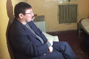 Луценко зазначив, що двері в камери заведено лише прикривати