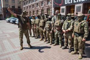 Мэр Киева отметил, что в целом на оснащение 7-й бригады ССО Киев недавно направил 50 млн грн