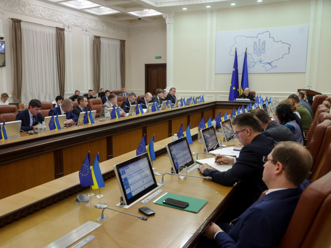 Кабмін підтримав проєкт постанови про врегулювання питань ставання на військовий облік військовозобов'язаних, котрі перебувають за межами України, зазначили в Міноборони