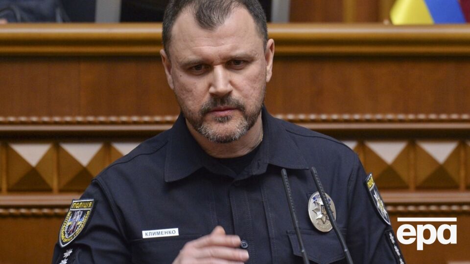 По словам министра, работников подразделений оперативного реагирования ГСЧС забронировали в полном составе