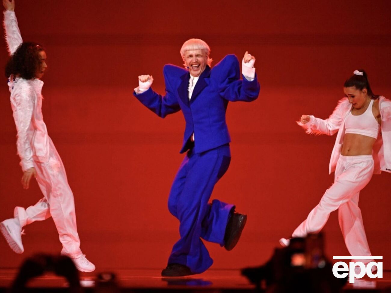 11 мая за несколько часов до проведения гранд-финала "Евровидения 2024" EBU сообщил, что Кляйн дисквалифицирован