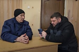 Золкін (праворуч) розповів про першу розмову з полоненим бурятом