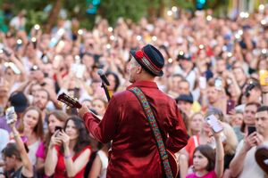 Впервые фестиваль "Країна мрій" был проведен в 2004 году