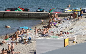 В Одесі відкрили для відвідування пляж "Калетон"