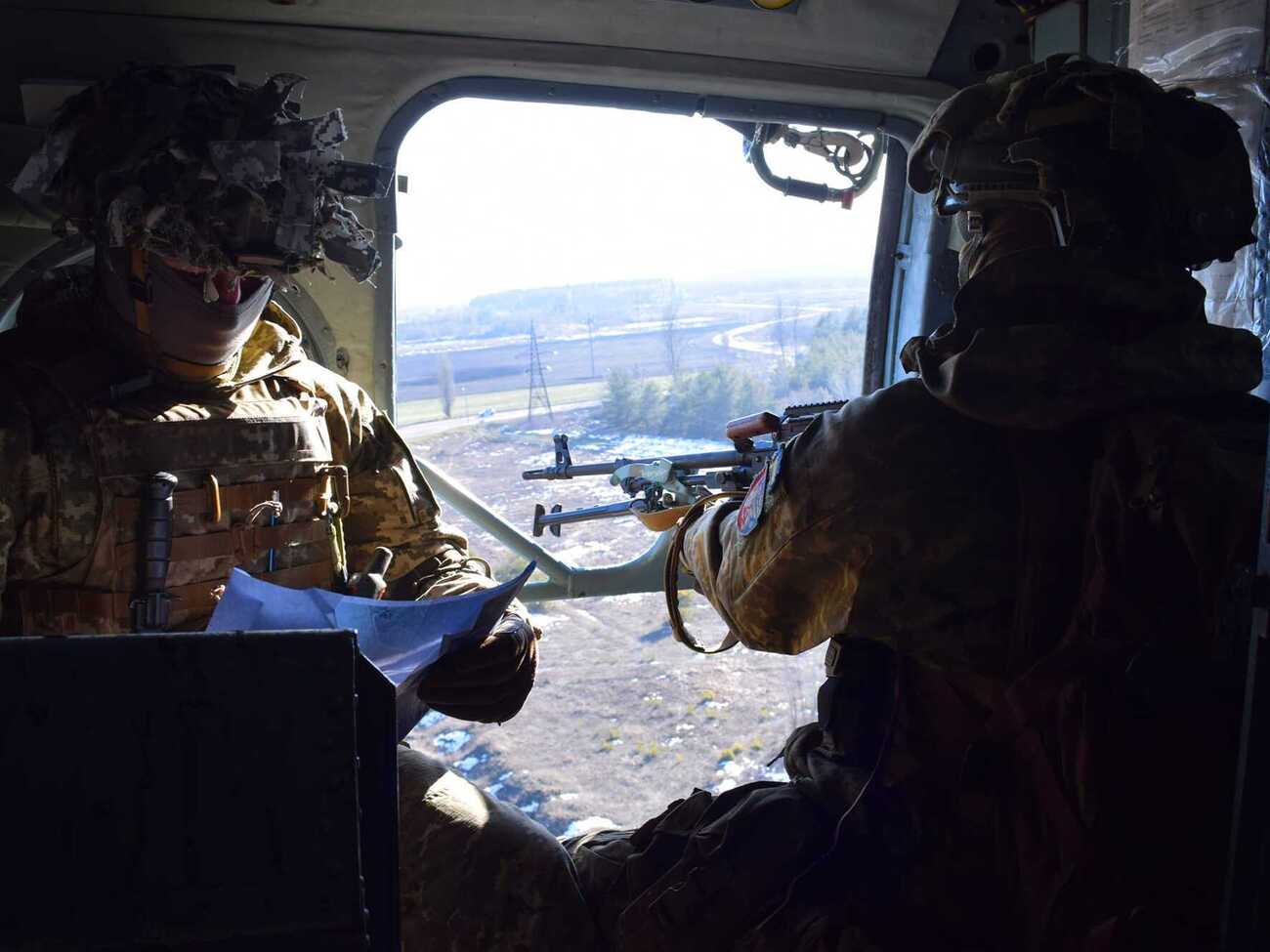 По словам сына одного из военных, раненым бойцам не выплачивают деньги и не позволяют уволиться со службы