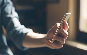 Користувачі скаржаться на відсутність зв'язку із сервером (73%) і проблеми з мобільним застосунком (24%)