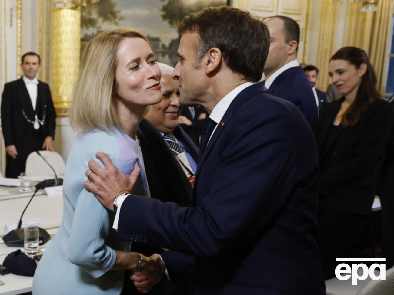 Макрон в отношении должности нового главы дипломатии ЕС отдает предпочтение Каллас, отметили СМИ